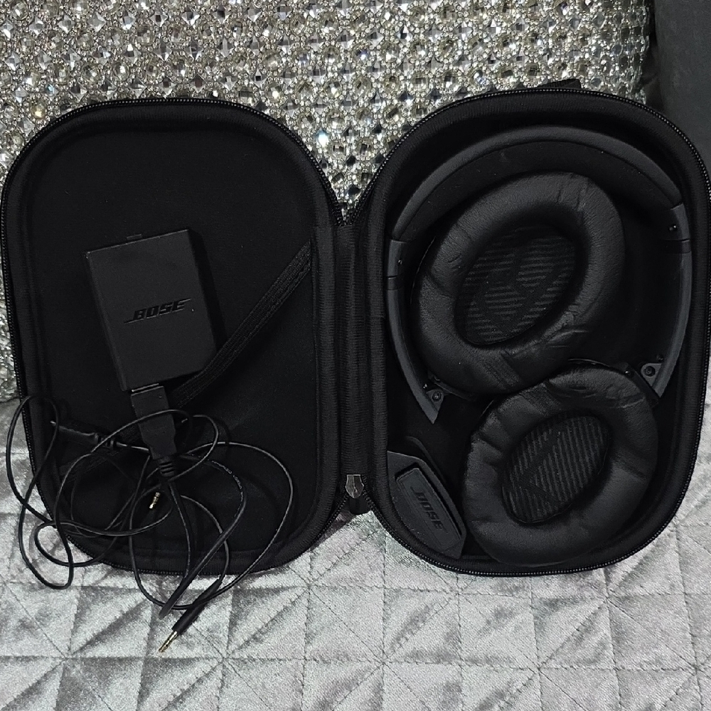 Bose Black Over-Ear Headphones with Case